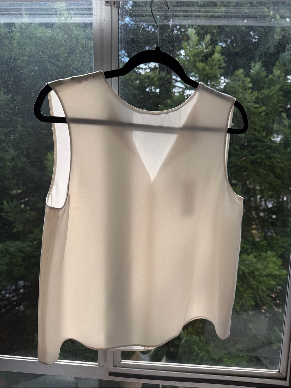 Babaton Cream Scalloped Hem Sleeveless Blouse
